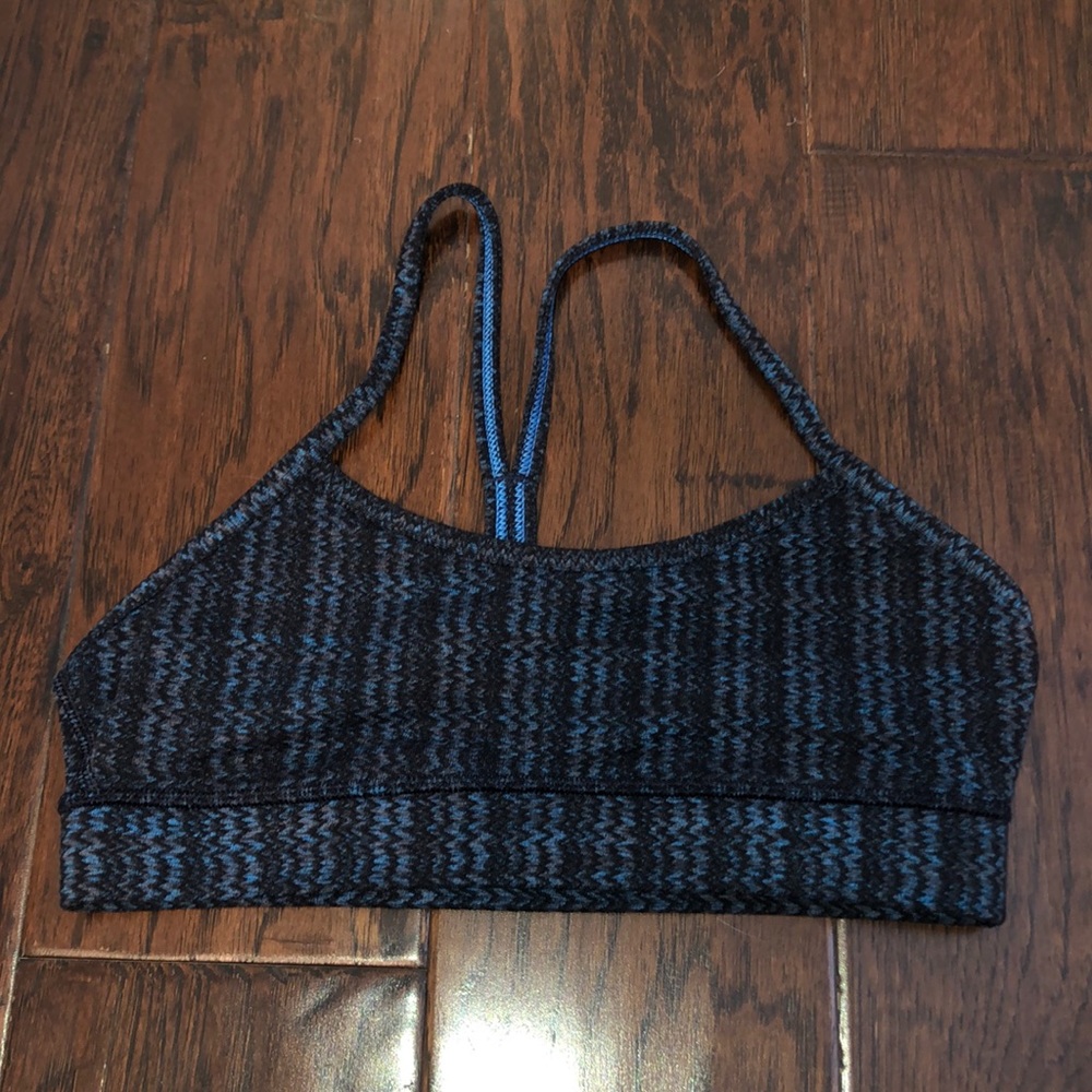 Lululemon size 4 dark blue sports bra! :)